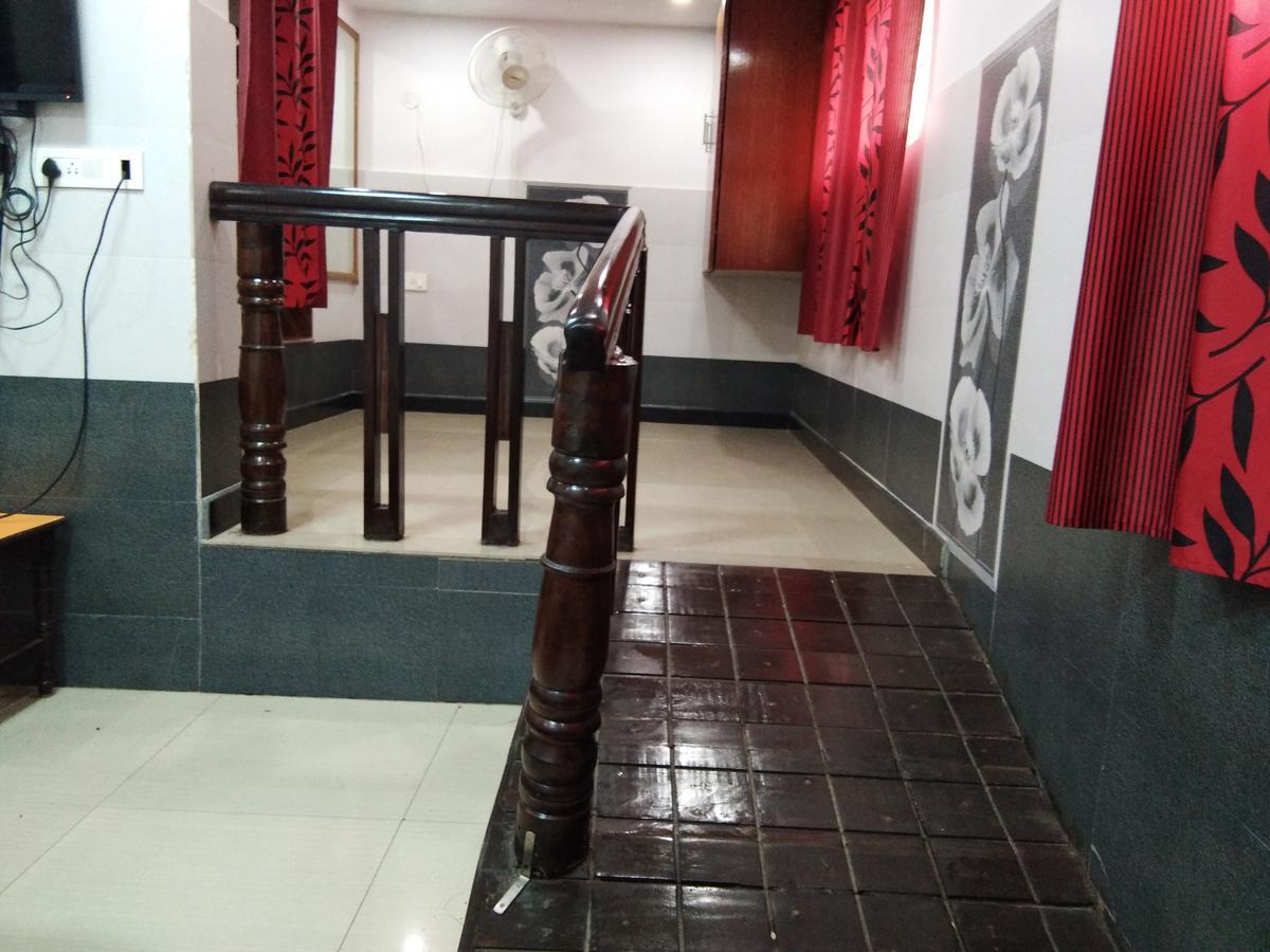 Hotel Sanman Lodge Shimoga Dış mekan fotoğraf